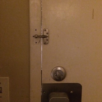 Rogue Valley Inn - No lock?? - Hotels Near Me - Medford, Oregon Rogue Valley Inn - No lock?? - Hotels Near Me - Medford, Oregon