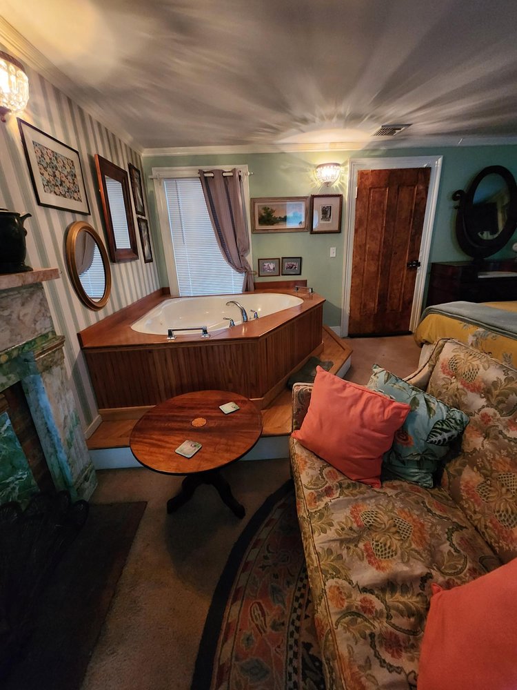 HOUSE OF 1833 BED AND BREAKFAST Updated September 2024 136 Photos