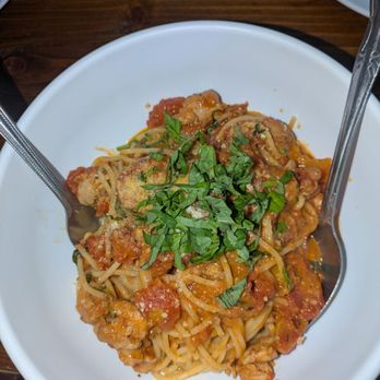Ravello Osteria - Spaghetti With Chicken - Italian Near Me - Monterey Park, California Ravello Osteria - Spaghetti With Chicken - Italian Near Me - Monterey Park, California