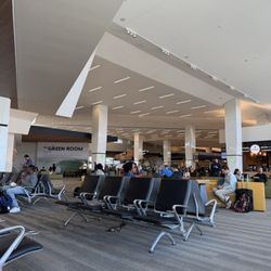 San Diego International Airport - Terminal 1 - Chilling in the new terminal 1