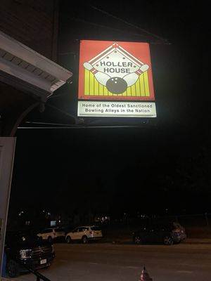 Holler House | Milwaukee and the Nation’s Oldest Alleys by null