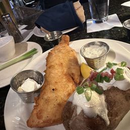 Bar fish and potato - substitute for the French fries   Sit at the bar !