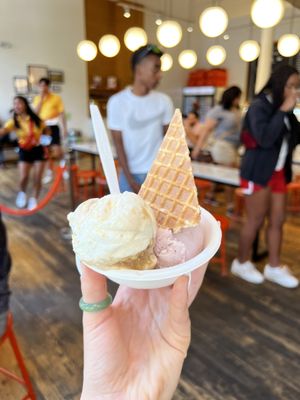 Jeni's Splendid Ice Creams by null