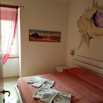 Affitta Camere da Paulin - Conchiglia apartment: bedroom - Vacation Rentals Near Me - Manarola, SP