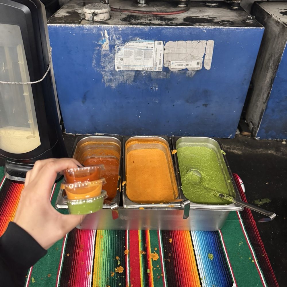 La Burrita - Sauce bar - Food Trucks Near Me - San Jose, California La Burrita - Sauce bar - Food Trucks Near Me - San Jose, California