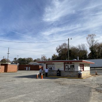 Kearney's Drive In - Don't judge a book by its cover. - Fast Food Near Me - Lexington, North Carolina Kearney's Drive In - Don't judge a book by its cover. - Fast Food Near Me - Lexington, North Carolina