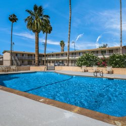 Blythe Hotel & Suites