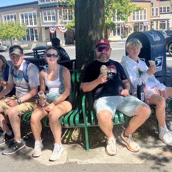 Yo! Friday Harbor - Family fun always calls for ice cream! - Ice Cream & Frozen Yogurt Near Me - Friday Harbor, Washington