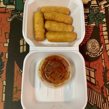 Pizza Vino 2 - Mozzarella Sticks - nice, soggy breading - Pizza Near Me - High Point, North Carolina