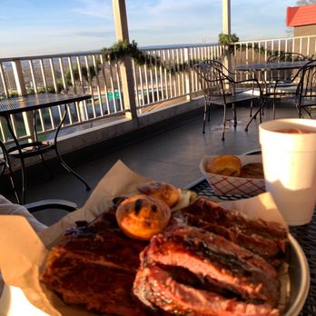 Sugar's Ribs - Dry rubs ribs with corn bread side dish - Barbeque Near Me - Chattanooga, Tennessee