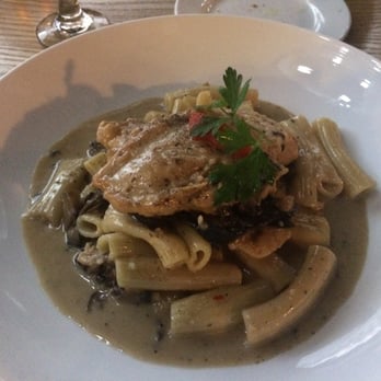 Clintons Bar & Grille - Chicken Marsala - New American Near Me - Clinton, Massachusetts