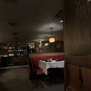 Maury's Tiny Cove - Classic Americana interior - and super clean too. - Steakhouses Near Me - Cincinnati, Ohio