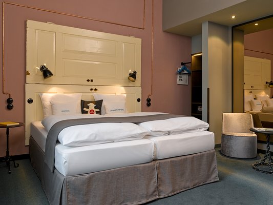 25hours Hotel Hamburg Altes Hafenamt by null