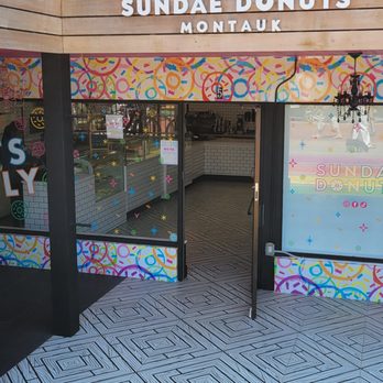 Sundae Donuts Montauk - the entrance to the store - Bakeries Near Me - Montauk, New York