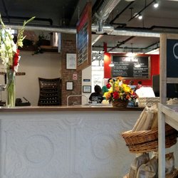 Cugini Italian Market & Cafe - Front counter