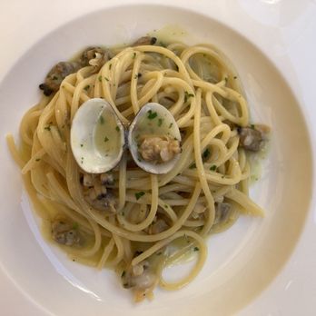 Pierluigi - Spaghetti with clams. - Italian Near Me - Rome, RM Pierluigi - Spaghetti with clams. - Italian Near Me - Rome, RM