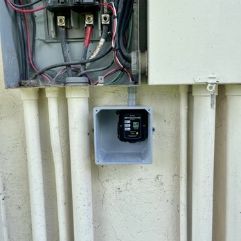 Sunshine Electric - Exterior surge protection service side. - Electricians Near Me - Loxahatchee, Florida Sunshine Electric - Exterior surge protection service side. - Electricians Near Me - Loxahatchee, Florida
