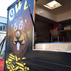 Street Food Circle - Oui Poutine van