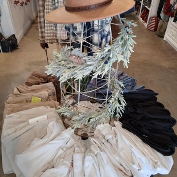 Love Couture - Lots of women's clothing, jeans and more. - Women's Clothing Near Me - Sonora, California Love Couture - Lots of women's clothing, jeans and more. - Women's Clothing Near Me - Sonora, California