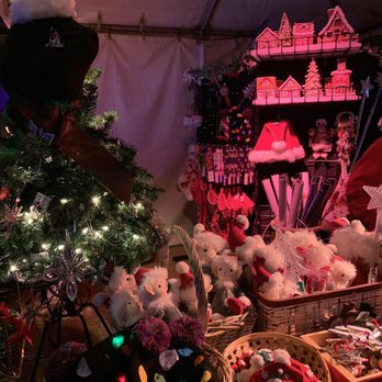 Holiday Lights @ The Reagan Library - A Merchandise Booth along the Way @ Holiday Lights @ The Reagan Library Christmas 2018 - Holiday Decorations Near Me - Simi Valley, California Holiday Lights @ The Reagan Library - A Merchandise Booth along the Way @ Holiday Lights @ The Reagan Library Christmas 2018 - Holiday Decorations Near Me - Simi Valley, California
