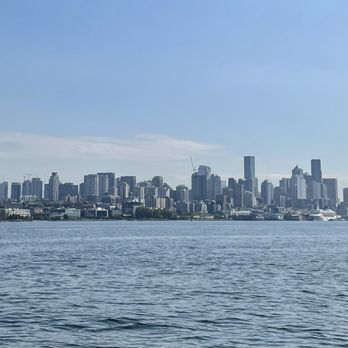 Seattle's Tall Ship - Seattle skyline - Boat Tours Near Me - Seattle, Washington Seattle's Tall Ship - Seattle skyline - Boat Tours Near Me - Seattle, Washington
