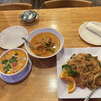 Baan Thai - Pad Thai Noodle, Chicken Curry, Tom Kha Soup with Chicken - Thai Near Me - Seaside, California Baan Thai - Pad Thai Noodle, Chicken Curry, Tom Kha Soup with Chicken - Thai Near Me - Seaside, California