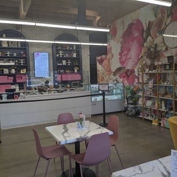 Lux Sucre Desserts - Bakery case and ordering area - Desserts Near Me - Wilsonville, Oregon