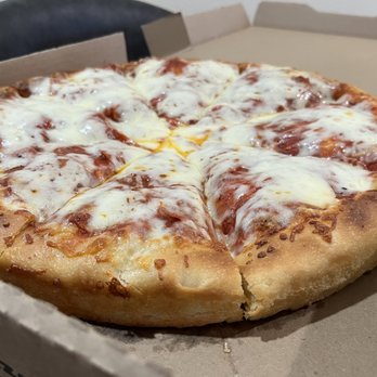Numero Uno Pizzeria - Large pepperoni pizza - Pizza Near Me - Lawndale, California Numero Uno Pizzeria - Large pepperoni pizza - Pizza Near Me - Lawndale, California