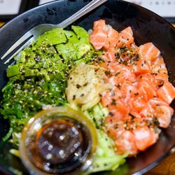Hakuya Sushi - Salmon poke bowl