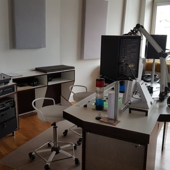 Radio X - Studio 1 - Radio Stations Near Me - Frankfurt, HE