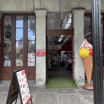 Waffle Time - Store front - Desserts Near Me - New Orleans, Louisiana