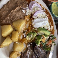 La Playa - Chiliquiles w/ asada