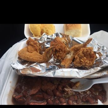 Blue Store Chicken 3 - Fried chicken and red beans...a hit!!!! - Chicken Wings Near Me - Baton Rouge, Louisiana Blue Store Chicken 3 - Fried chicken and red beans...a hit!!!! - Chicken Wings Near Me - Baton Rouge, Louisiana