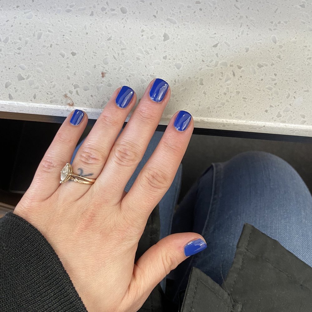 Regular manicure Regular manicure