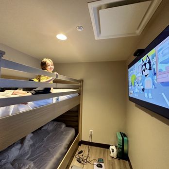 Lodge at Fall Creek Falls - Bunk bed room for kids has its own tv with Kid friendly shows - Hotels Near Me - Spencer, Tennessee Lodge at Fall Creek Falls - Bunk bed room for kids has its own tv with Kid friendly shows - Hotels Near Me - Spencer, Tennessee