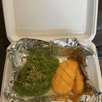 Mai Thai Restaurant - Mango sticky rice - Thai Near Me - Westmont, Illinois Mai Thai Restaurant - Mango sticky rice - Thai Near Me - Westmont, Illinois