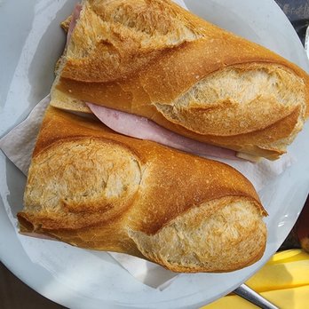 Café de Luna - HAM & CHEESE SANDWICH - Cafes Near Me - Paris, 75 Café de Luna - HAM & CHEESE SANDWICH - Cafes Near Me - Paris, 75