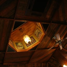 Baan Thai - in una antica casa tailandese tutta in legno  con ogni particolare secondo la tradizione tailandese, questo è il soffitto con le - Massaggi Near Me - Roma, RM