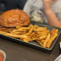 Southern Social - Kids hamburger meal