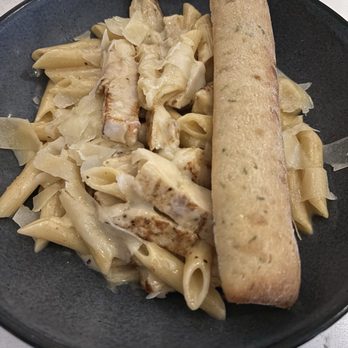 Hallford’s Restaurant And Bar - Cajun Chicken Pasta - Delicious - Bars Near Me - Grapevine, Texas Hallford’s Restaurant And Bar - Cajun Chicken Pasta - Delicious - Bars Near Me - Grapevine, Texas