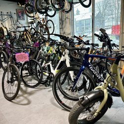 Battle Road Bikes - With about 30 models of e-bikes in stock and on sale, we definitely have something for you!
