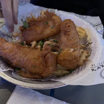 Wooly's - Fish and chips - Seafood Near Me - Pismo Beach, California