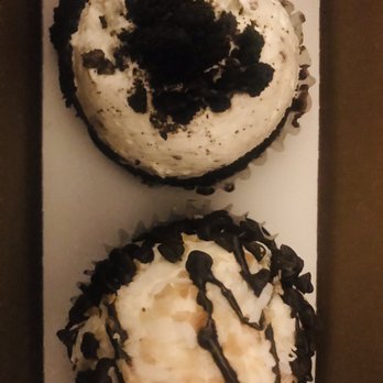 Jennivee’s Bakery - Desserts Near Me - Chicago, Illinois
