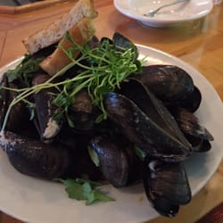 The Butcher And Barkeep - Mussels an beer