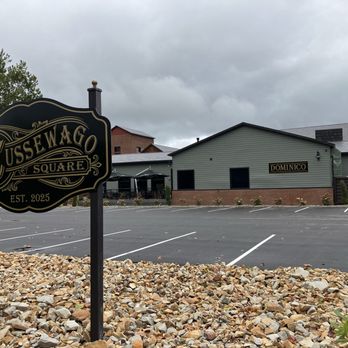 Dominico - Pizza Near Me - Meadville, Pennsylvania