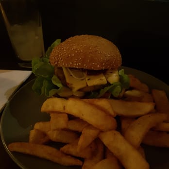 Captain Melville - Vegan Burger with chips - Australian Near Me - Melbourne, VIC