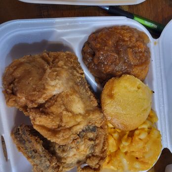 Quik-It Chicken - Big pieces of chicken, mac-n-cheese,  yams and apples with a corn muffin - Chicken Wings Near Me - Pittsburgh, Pennsylvania