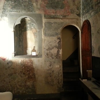 Palazzo Belfiore - fresco inside one of the apartments - Residences Near Me - Florence, FI Palazzo Belfiore - fresco inside one of the apartments - Residences Near Me - Florence, FI