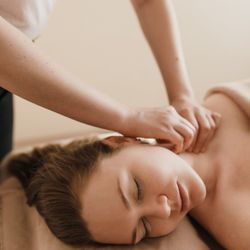 Body Kneads Therapeutic Massage