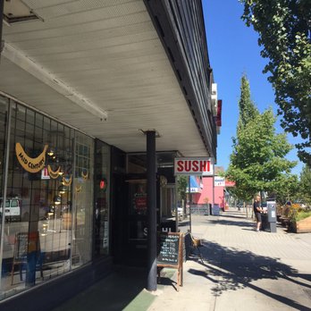 Sushi Heaven - Sushi Bars Near Me - New Westminster, British Columbia